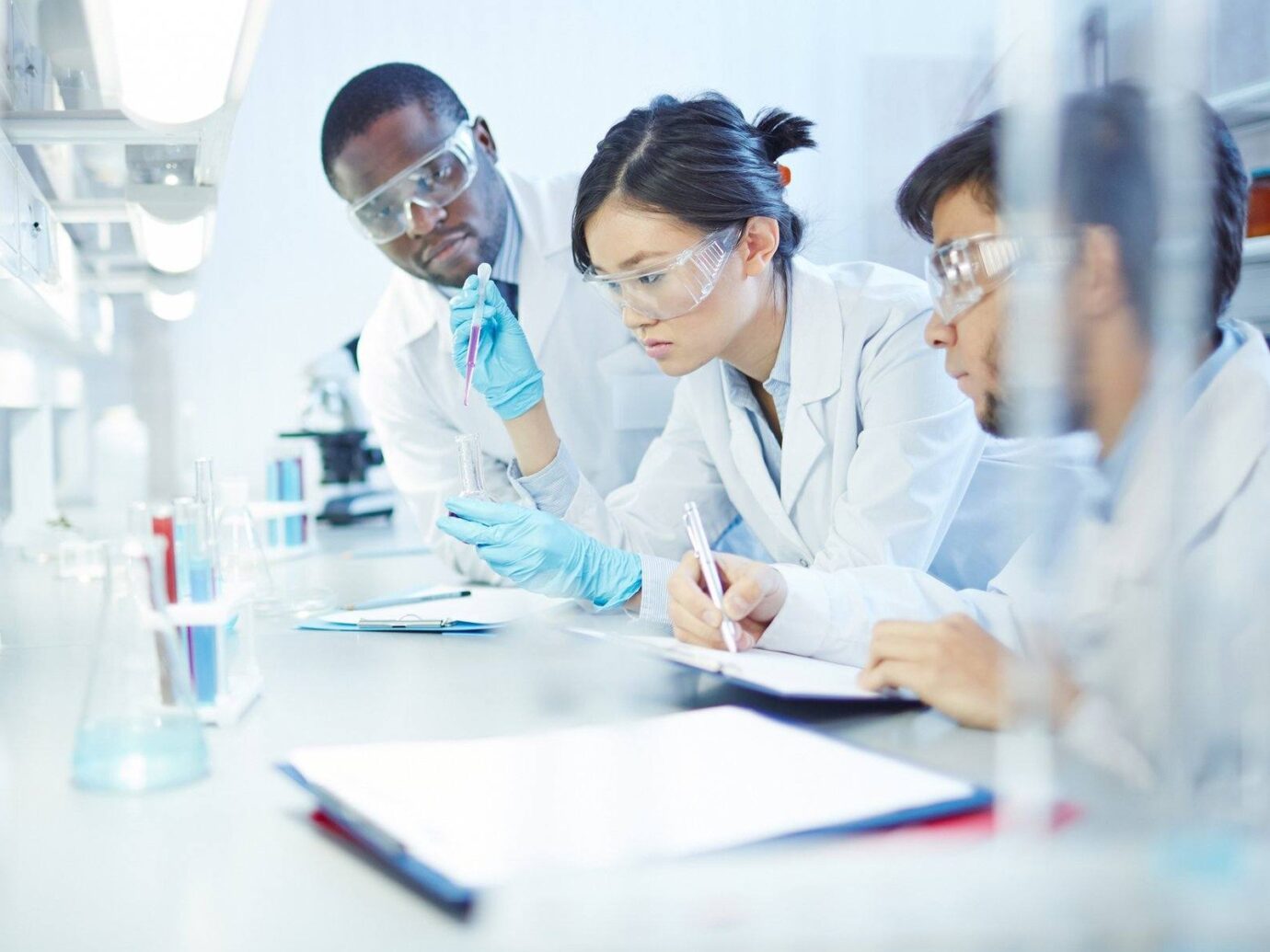 scientists from BioAgilytix's bioanalytical services and research team